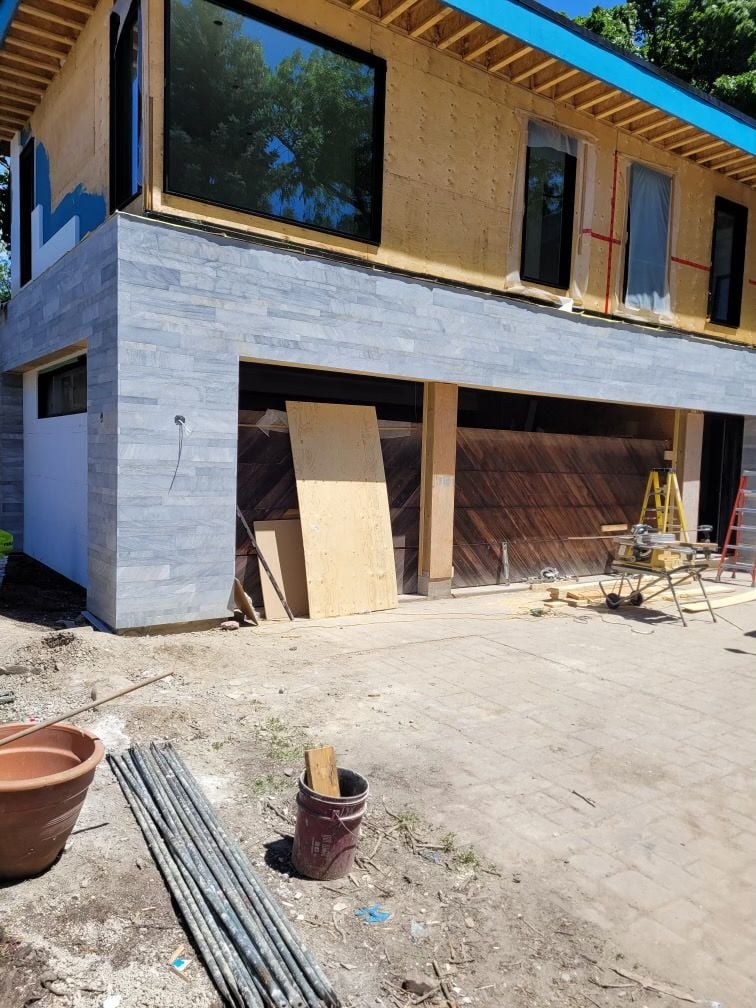 Allan2 | Planc Silver Grey Quartz | Exterior | Natural Stone Veneer | Legerstone | Ledgestone | Ledge stone | Real Stone | Norstone | Staxstone DIY Projects Image -60da1a1b70377